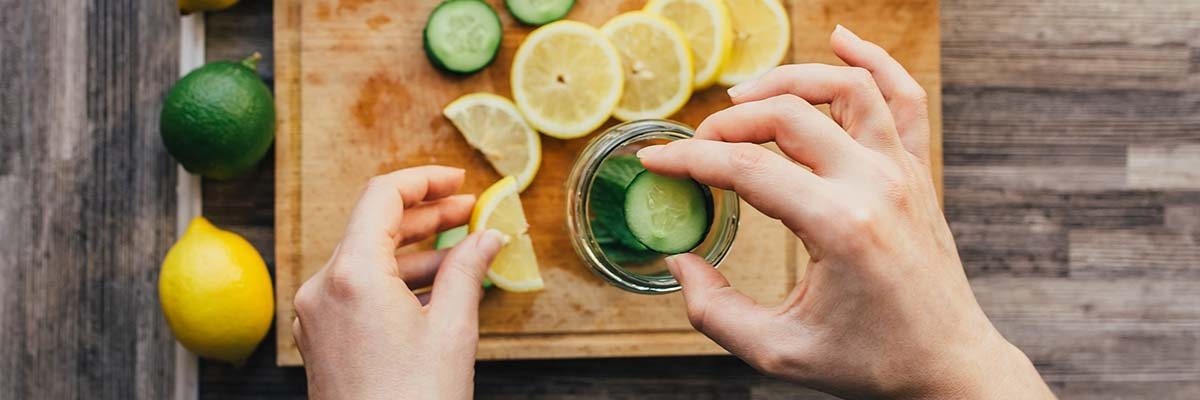 Rétention d'eau : les astuces et aliments pour s'en débarrasser